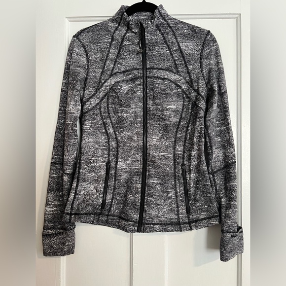 Lululemon Define Luon Black Knit Heathered Size 8 - Picture 4 of 8